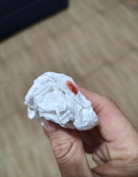 tos con sangre covid19