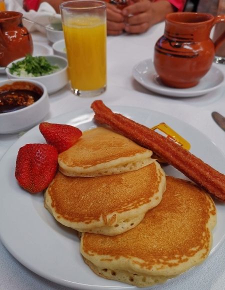 costo desayuno buffet el arroyo