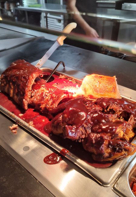 cuánto cobran por persona en el sirloin