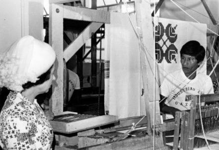 Reina Isabel visita telera en oaxaca