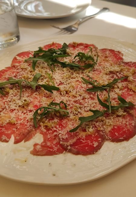 ajoblanco carpaccio de res