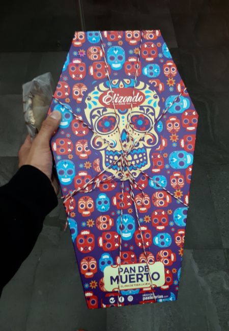pastelerias elizondo pan de muerto grande