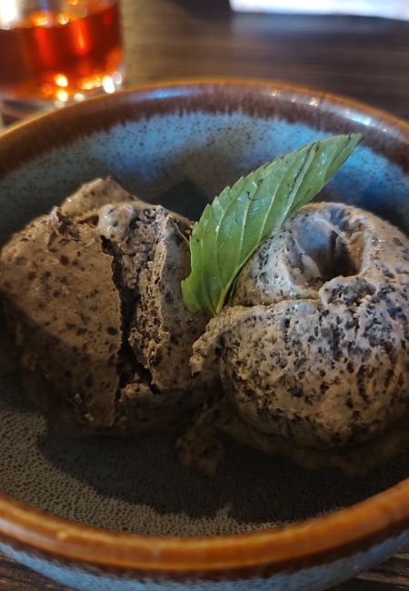 helado de ajonjoli negro