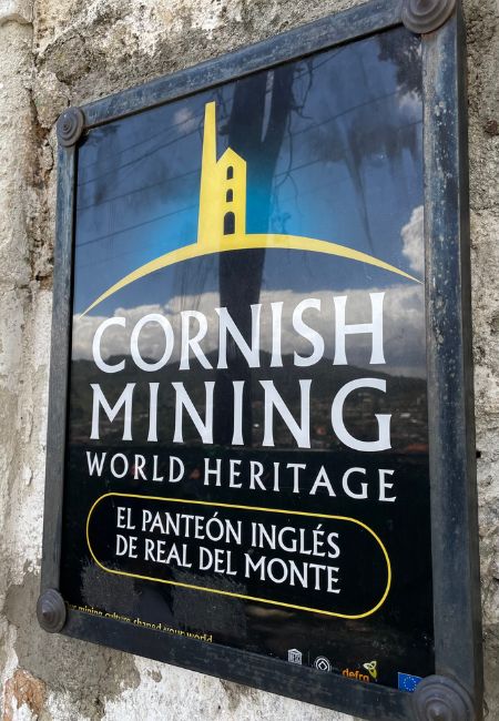 placa panteon ingles real del monte